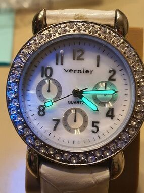 🦋10/$20🦋 Vernier Silver/MOP Rhinestone Leather Women's Watch